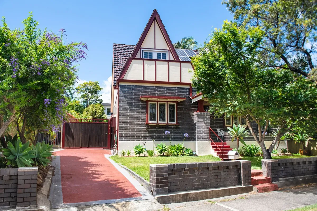 Property bought in House in Earlwood