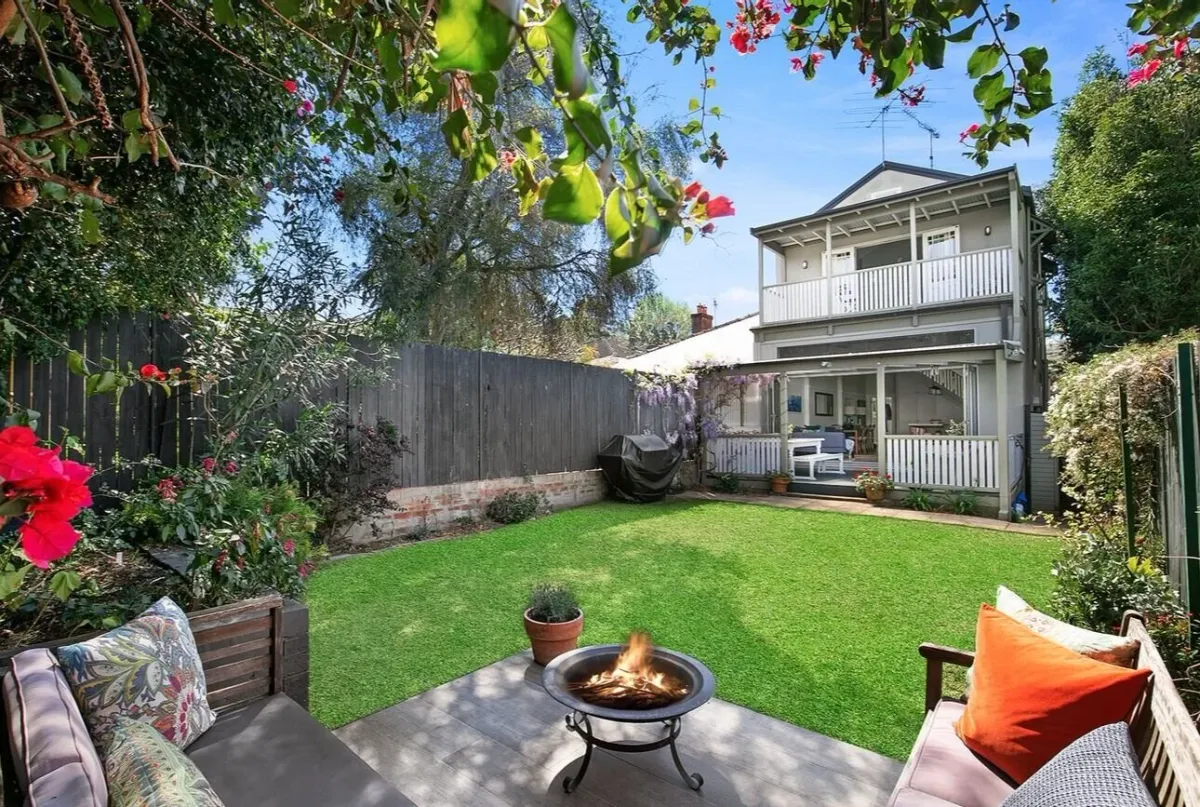 Property bought in Property in Clovelly